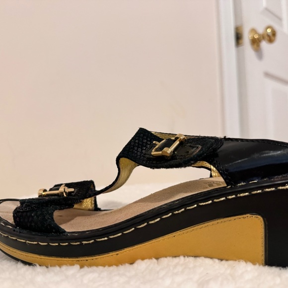 Alegria Adjustable Platform Sandals - Picture 9 of 13